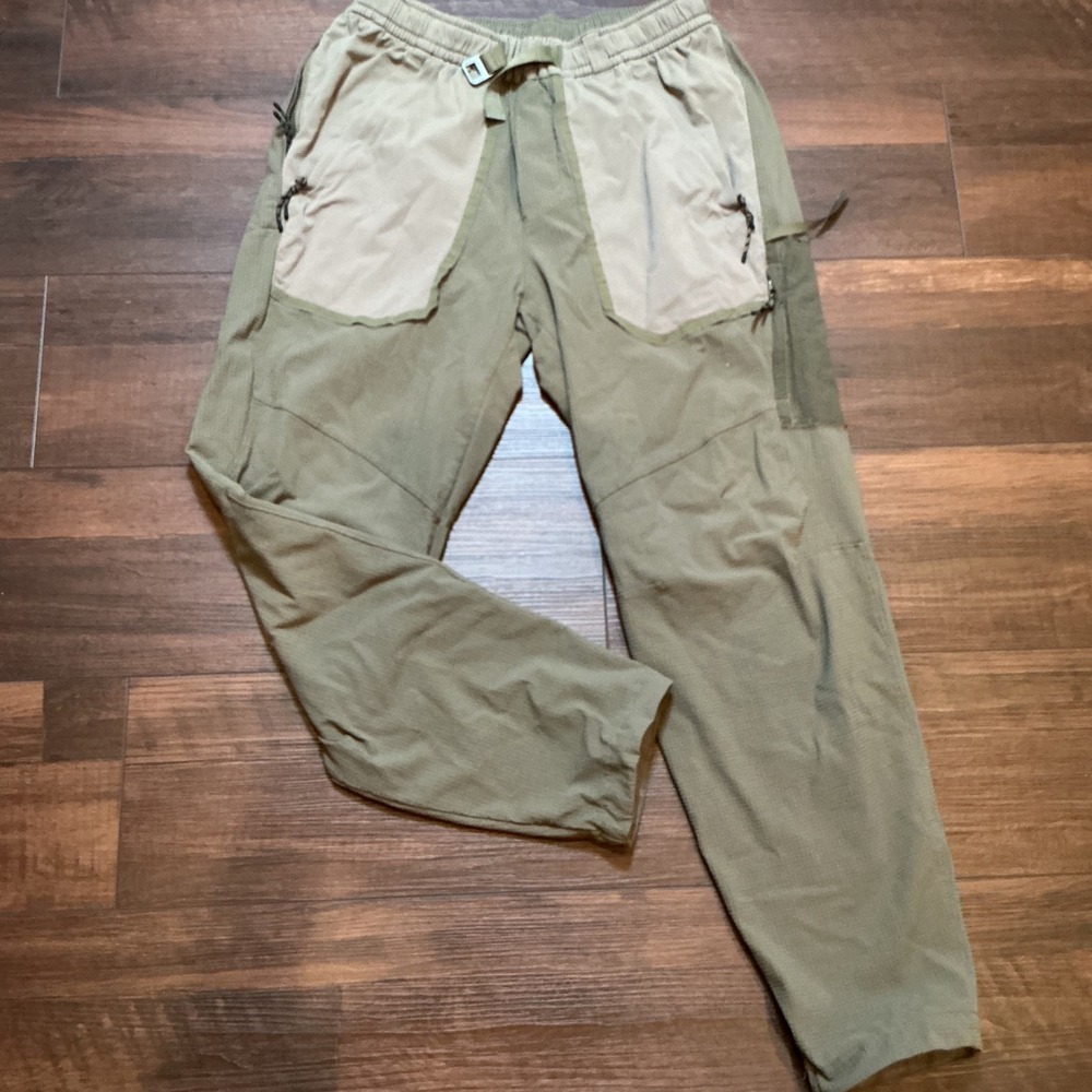 Lululemon Lab Mens Sage Green Technical Utility Hiking Pants Size M Belted Cargo